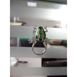 NOUMANDA Silver Color Green Crystal Lovely Frog Magnetic Clip Holder Magnetic Eyeglass Holder Pin Jewelry