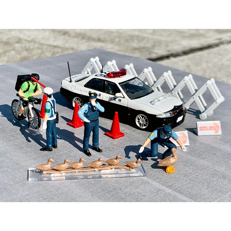 Geocore 64 1/64# Car Snap 16a Police ABS PVC Doll