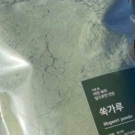 국산 어린잎 쑥가루 참쑥으로 만든 국산 쑥가루 250g Domestic young leaf mugwort powder made from domestic mugwort powder 250g