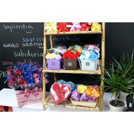 Set of 24 Soap Flower Heart Box - Red