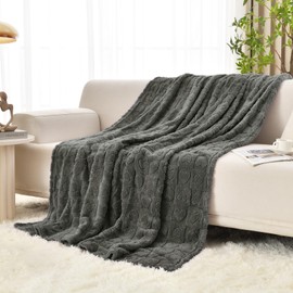 GIOKARNNA Heart Checkered Throw Blankets, for Love Mother Friends Pets,280 GSM Super Soft Warm Lightweight Fluffy Bed Blanket for Women Anniversaries(Gray,90"x108")