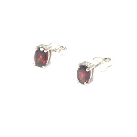 Art Gecko Sterling Silver Oval Red Garnet Stud Earrings - 5mm x 7mm, Sterling Silver, Garnet