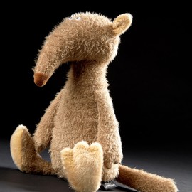 sigikid 43271 Beasts by Cuddly Animals with Personality Soft Toy, Nose Bear 35 cm