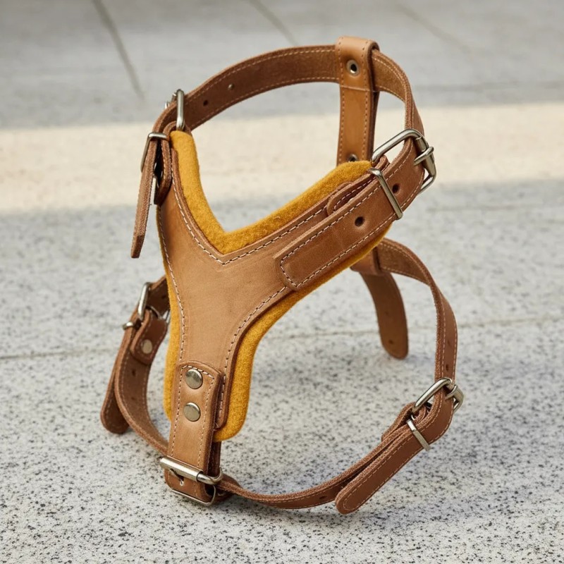 Pechera Ajustable Grande De Cuero C/fieltro