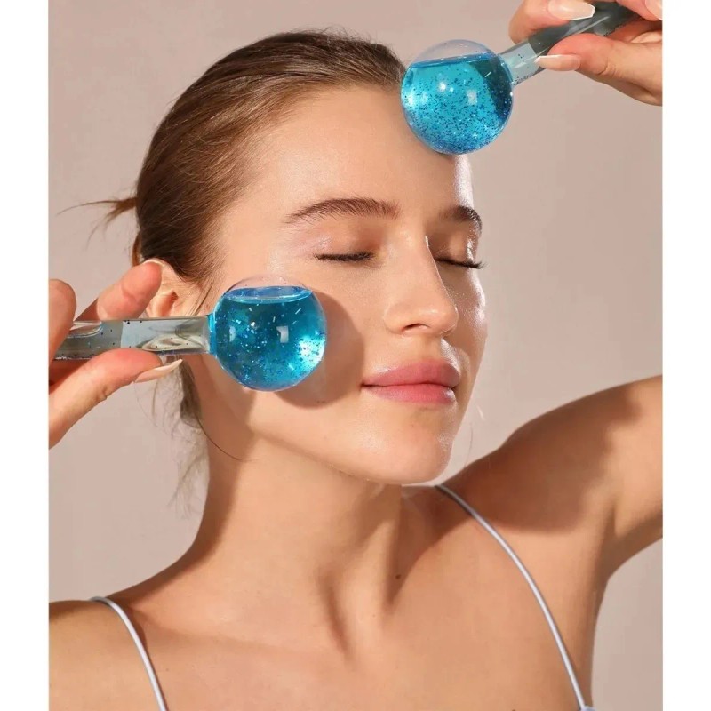 Masaje Facial Con Bola De Hielo Y Tratamiento Para Ojos
