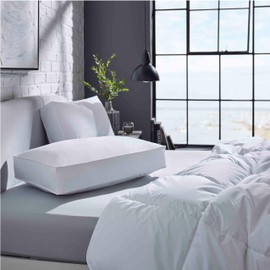 The Fine Bedding Company – The Side Sleeper Pillow - Medium Support - For Side Sleepers - Deep Pillow for Spinal Alignment - Cotton Cover - Hypoallergenic