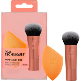Real Techniques - Mini dúo de viaje, juego de brochas de maquillaje para viajar, mini cepillo para polvo de base y esponja de maquillaje para mezclar sobre la marcha, lograr una base completa, última