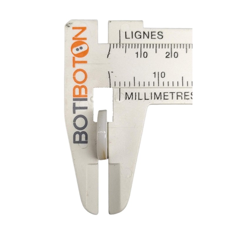 50 Nacar Natural Shell Buttons (River) – Sewing Accessories –