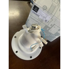 WD Express Genuine Mercedes Fuel Filter Assembly Left Side C300 CL550 E350 GLK350 S550 W221