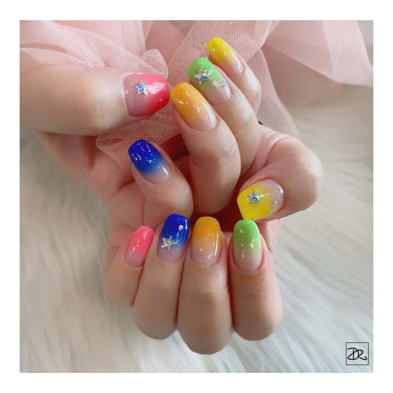 Next day delivery⭐Colorful gradient nails⭐ / 다음날 발송⭐알록달록 그라데이션네일⭐