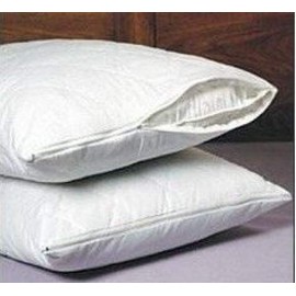 SET OF 2 NEW ZIPPERED QUILTED PILLOW COVERS - STANDARD SIZE