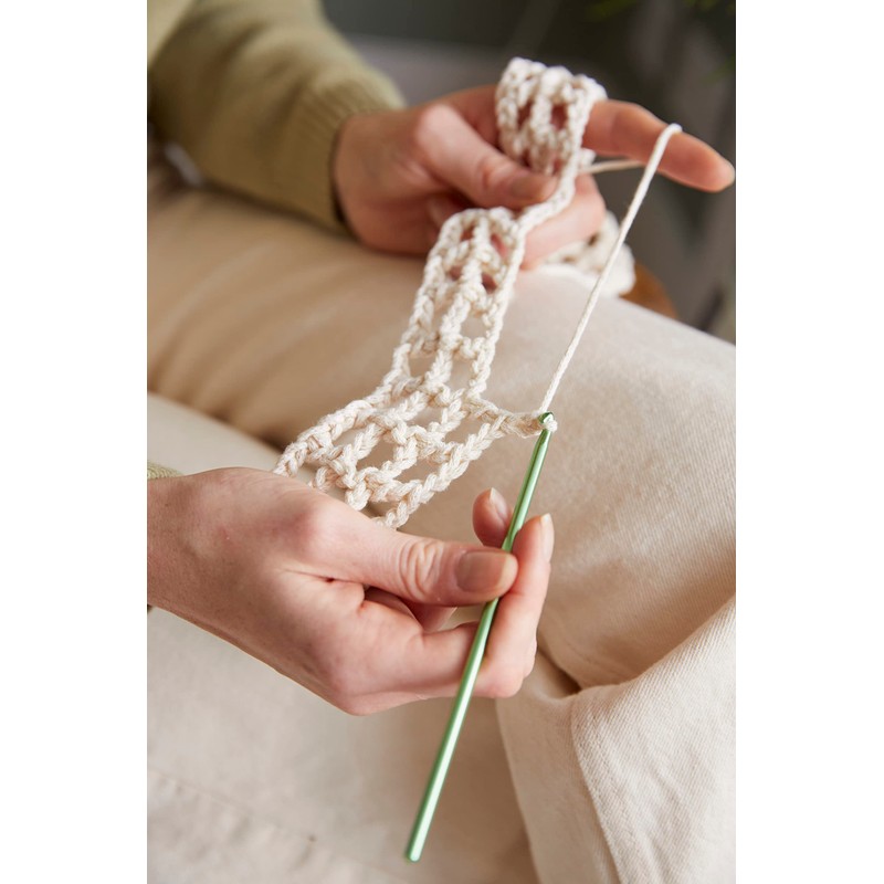 Monochrome Placemats Crochet Kit