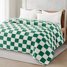 Exclusivo Mezcla Fleece Checkered Blanket Twin Size, Cozy Lightweight and Fuzzy Blankets for Couch or Bed, Suitable for All Seasons, Green, 60" x 80"