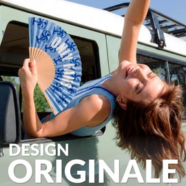 Fisura – Ventaglio originale con messaggio “Only f*ns”. Accessorio pieghevole in legno moderno e colorato blu con stampa ventagli. Laccetto incluso. Idea regalo simpatica. Dimensioni 42,5 x 23 cm