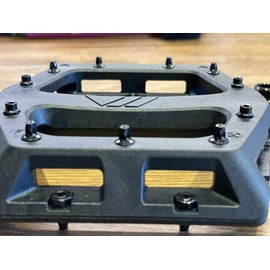 Dmr V11 Flat Mountain Bike Pedals Yellow/Black Steel Axle/Pair Lightweight Nylon Composite Plastic MTB Wheel Part Downhill Freeride Trail Dirt Jump Cycle Wide Platform Tunable Pingrip