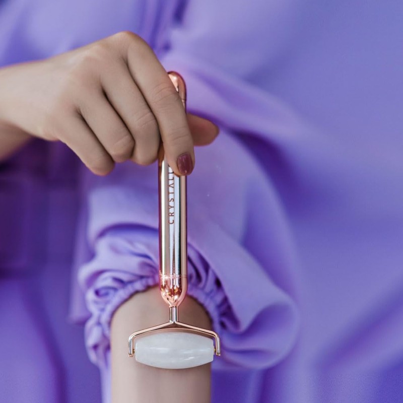 CRYSTALLOVE Pulsierender Gesichtsroller aus Strassstein - Gesichtsmassagegerät - Anti-Aging Massageroller