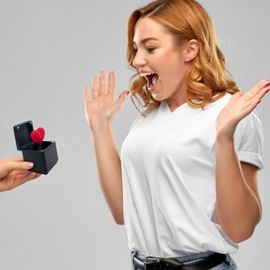 Della Stella Red Heart Surprise Pop up Gift Box, Christmas Birthday and Valentine's Day Gifts for Classroom