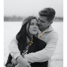 2 PCS Astronomy Spaceman Matching Couple Necklaces Moon Star Astronaut Necklace Matching Necklaces for Best Friends Astronaut Couples Necklace Set (gold)