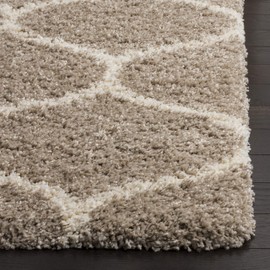 SAFAVIEH Hudson Shag Collection SGH280S Moroccan Ogee Trellis Non-Shedding Living Room Bedroom Dining Room Entryway Plush 2-inch Thick Accent Rug, 2'3" x 3'9", Beige / Ivory