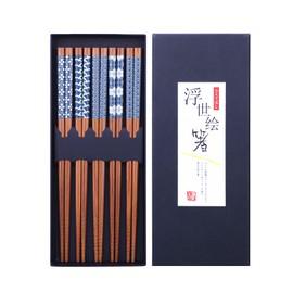 HAUTOCO 5 Pairs Japanese Style Bamboo Chopsticks Reusable Chopsticks with Box, Dishwasher Safe Chopsticks, 22.5 cm