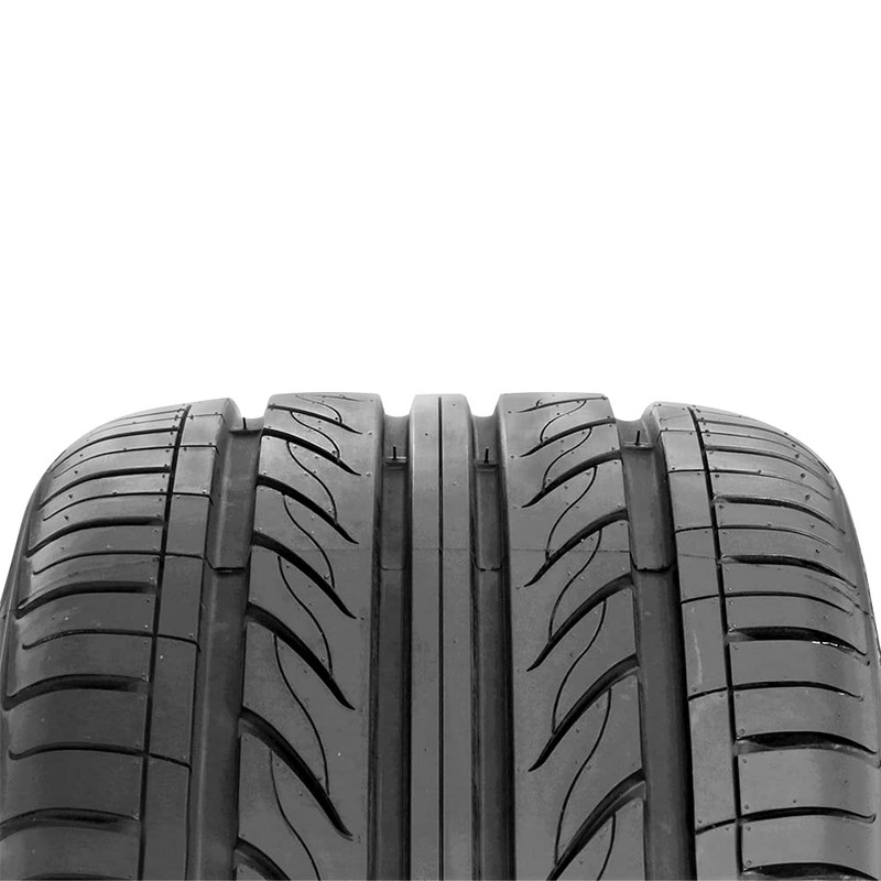 Delinte D7 Performance Radial Tire - 245/40R20 99W