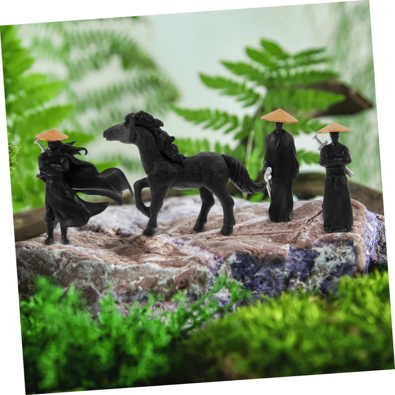 SUPVOX 4pcs Miniature Plastic Mini Figures for Desktop Decor Historical