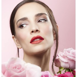 Deborah Milano - Red Touch Lipstick No. 6 Bright Red Liquid Lipstick without Transfer Matte Effect, Intense Colour, Gives Nourishing Lips, Soft and Velvety