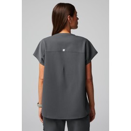 Fabletics Women's Evolve 3-Pocket Scrub Top with an Oversized Fit - MotionTech, 4-Way Stretch, Wrinkle-Resist, Anti-Shrink, Onyx, Regular, M