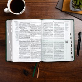 CSB Men of Character Bible, Revised and Updated, Forest LeatherTouch, Indexed, Black Letter, Articles, Character Profiles, Videos, Cross-References, Easy-to-Read Bible Serif Type