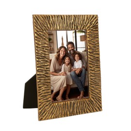 4x6 Gold Metal Picture Frame – Handcrafted for Effortless Display & Everyday Elegance – Versatile Tabletop or Wall Mount – Ideal for Home, Office & Gifting