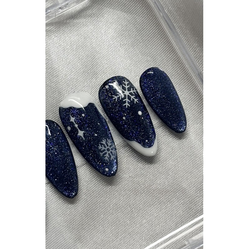 Deep Blue Snow Nail Tips - Short Nose Pin /