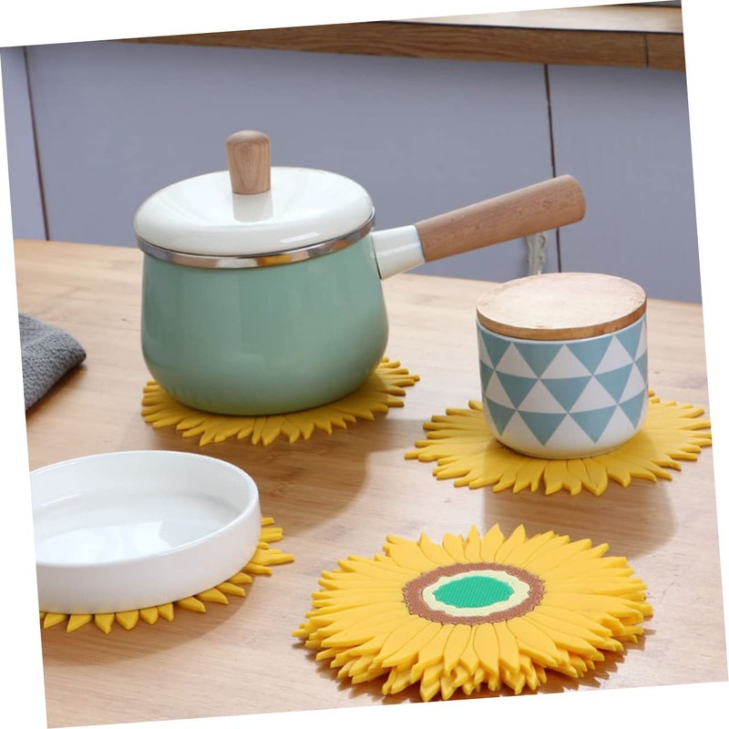 iplusmile Placemats for Dining Table 2pcs Heat Resistant Mats Sunflower