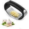 Prensador de Ajos de Acero Inoxidable con Mango Cómodo