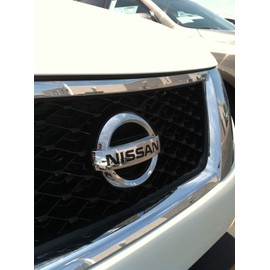 NEW OEM 2013-2016 NISSAN PATHFINDER FRONT GRILL EMBLEM