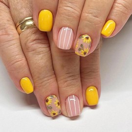 WAFOLOZE Press on Nails Short Square Yellow False Nails with Sunflower Press ons Designs Acrylic Nail Press on Artificial Stick on Nail for Women 24Pcs