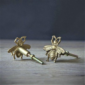 Fyne-Finds Set of 3 Gold Bee Vintage Metal Drawer Cupboard Pull Door Cabinet Knob Furniture Handle