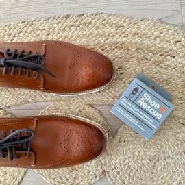 ShoeRescue all-natural cleaning wipes for leather and suede shoes. Remove surface stains & grime. Box of 10 individually wrapped wipes.