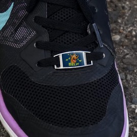 GRAPHICS & MORE Scooby-Doo Relp! Rectangular Shoe Shoelace Shoe Lace Tag Runner Gym Charm Decoration