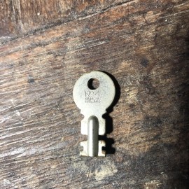 Vintage Cheney #4 Made In England Pat#481800 Steamer trunk Guitar Case Luggage