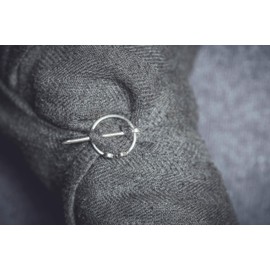 Windalf Medieval Sima Brooch Diameter 1.8 cm Jewellery Brooch with Long Pin Vintage Bohemia Cloth Pin 925 Sterling Silver, Fabric