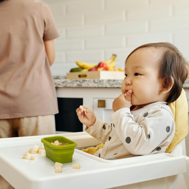 Annaklin Collapsible Food Storage Containers with Lids, Small Silicone Snack