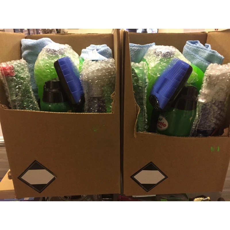 Turtle Wax Premium Auto Detailing Kit! Comes with 5 titles