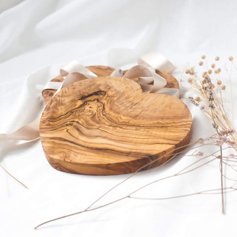 HOFMEISTER® Heart-Shaped Board Made of Olive Wood, 21 cm