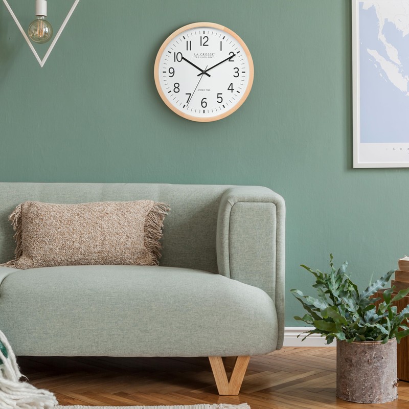 La Crosse Technology 404-53707-INT 12.8-Inch Beech Wood Atomic Analog Wall