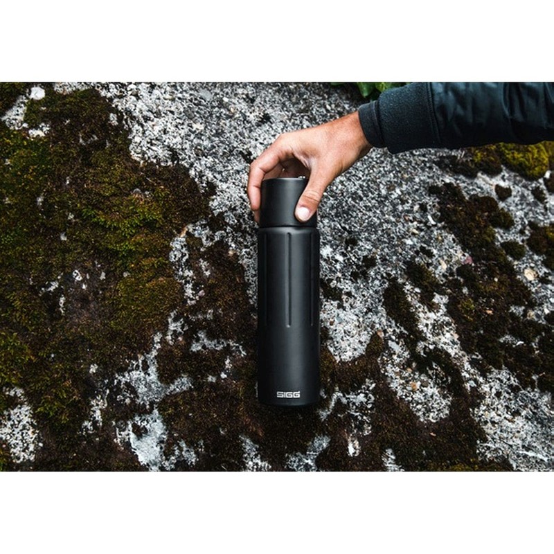 SIGG 50316 Outdoor Water Bottle, Cold and Heat Retention, Stainless