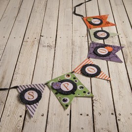 Bethany Lowe Spooky Pennant Garland, Multicolor, (TL1381)