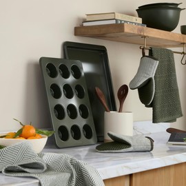 KITCHENAID® Evergreen Design Series Herringbone Ribbed Soft Silicone Mini Oven Mitts 2-Pack Set, Heat Resistant up to 500°F, Flexible & Waterproof, Deep Forest Green, 5.5"x9"