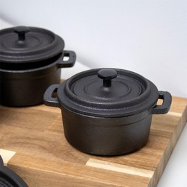 Cast Iron Mini Casserole Dish with Lid | Individual Cocotte Dutch Oven for Souffles Pies & Side Dishes | Black Metal Terrine Pot - 10cm