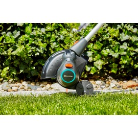 Gardena Trimmer Wheelset: Wheels for Strimmer, Easy Insert, Safe Guide, Genuine Accessories for Gardena Grass Trimmer (9880-20)