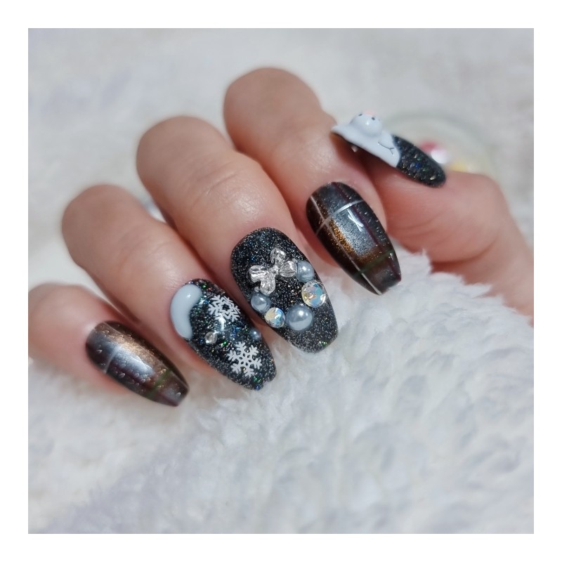 Snowman in the Night Sky Homemade Nail Tips - Petit